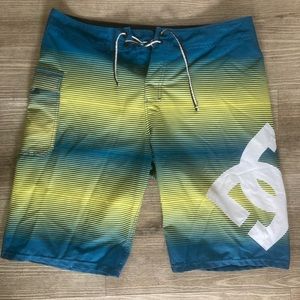 Mens DC board shirts, stretch material. Size 34.